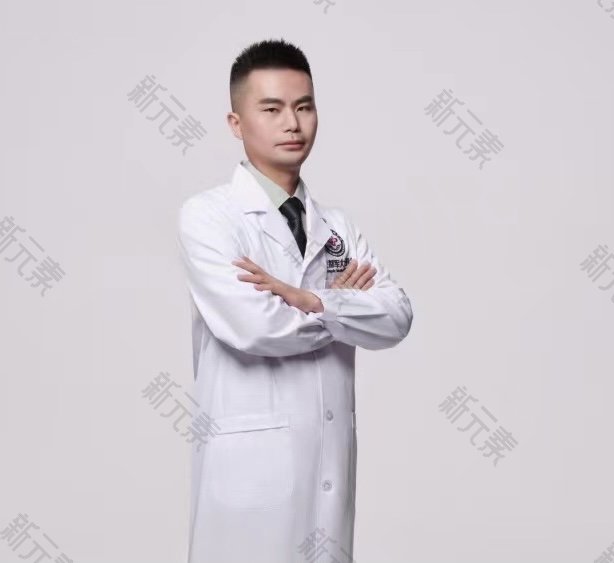 成都军大整形美容医院郑仕桥
