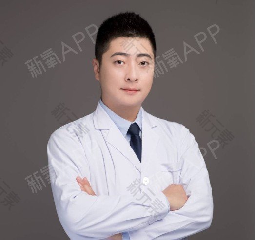 霍霏 头像