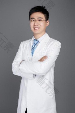 华尔康贝佳口腔门诊部刘俊琨